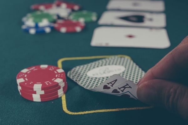 カジノでトランプを使ったゲームのやり方を学ぼう！