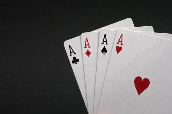 ロイヤル ポーカーの魅力と戦略を解説！